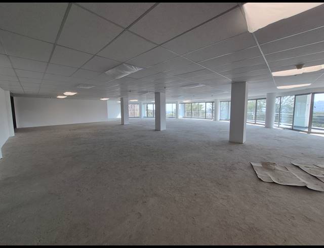 1,195M² OFFICE TO LET IN WOODMEAD